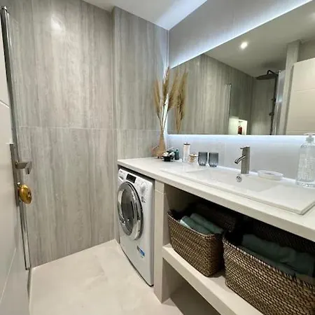 3p Neuf Et Climatise Le Port A 9mn De La Daire Nice